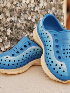 Toddler Blue Native Outdoor Slip On Water Shoes- Size 5.